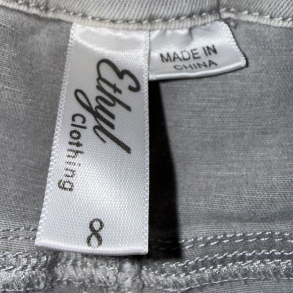 🌹𝐄𝐓𝐇𝐘𝐋 LIVONIA 𝐎𝐂𝐄𝐀𝐍𝐒𝐈𝐃𝐄 𝐂𝐑𝐎𝐏 𝐉𝐄𝐀𝐍𝐒 - Picture 3 of 7